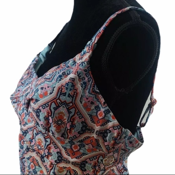 RAISINS Curve Aries Tankini Swimsuit Top - Picture 4 of 10